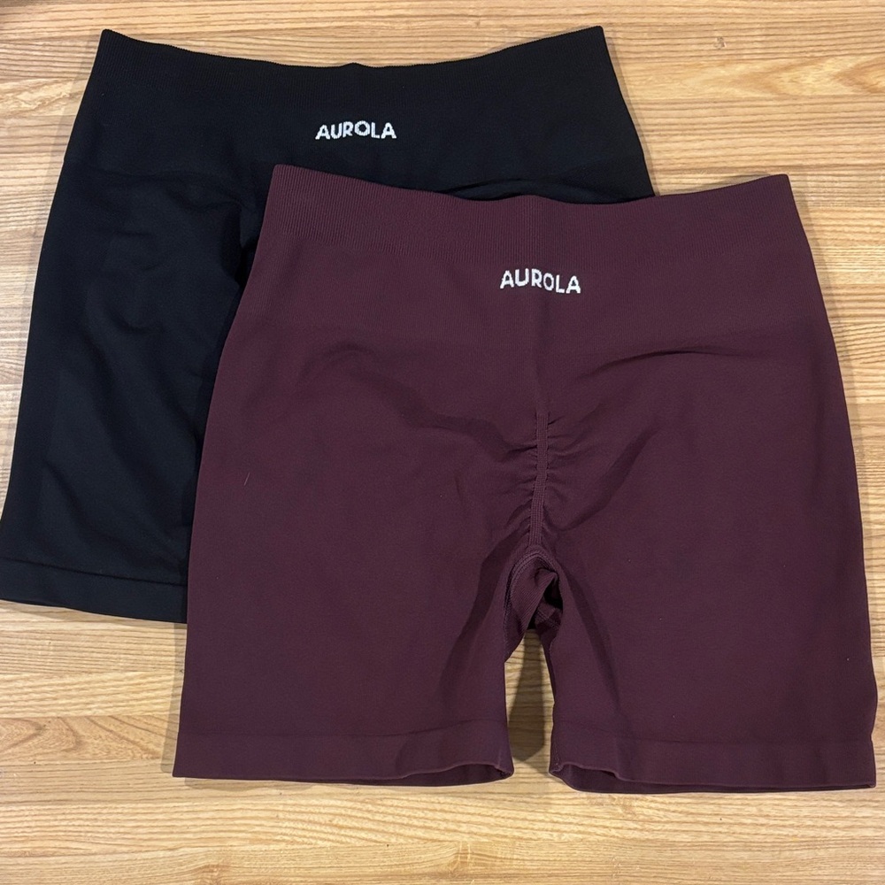 Aurola Women's Seamless High-Waist Bike Shorts in Black & Burgundy